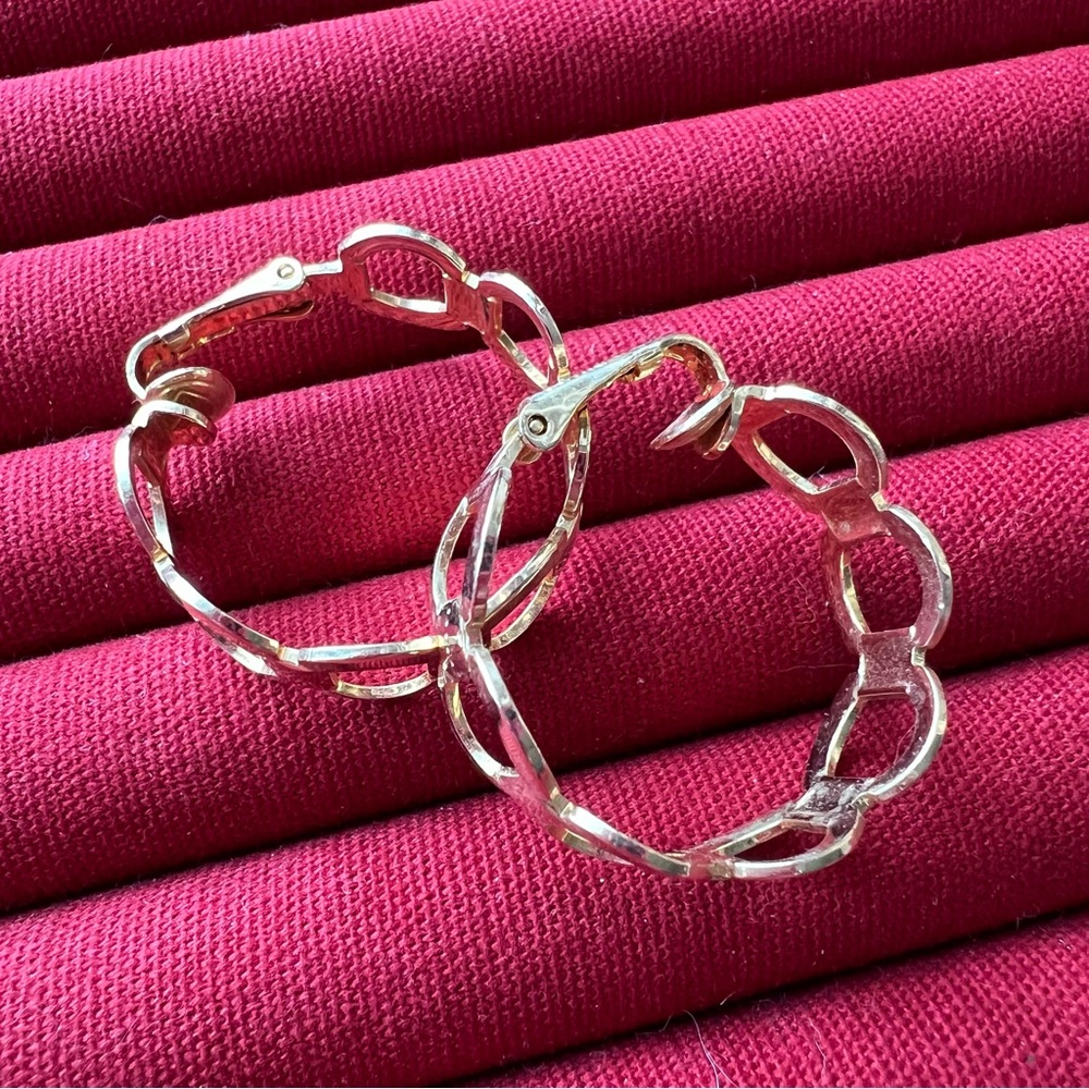 Sarah Cov Gold Tone Link Hoop Clip On Earrings - Women's Fashion Jewelry - Picture 2 of 6